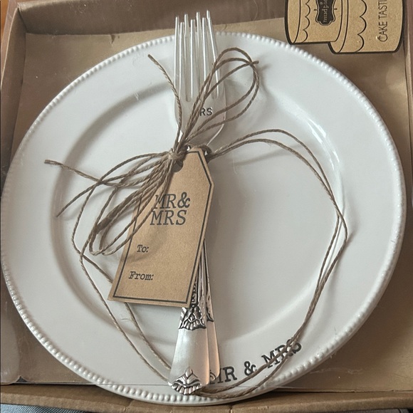 Mud Pie White Mr & Mrs Cake Plate with Forks - Picture 4 of 5